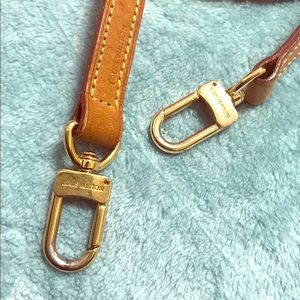 LV strap *sold*